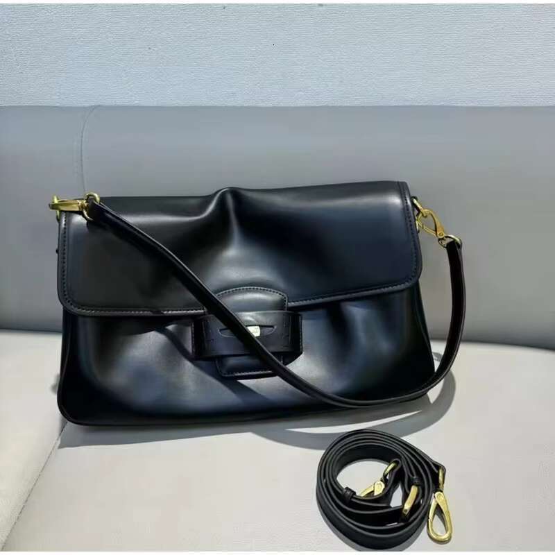 Leather Women's Underarm Designer Large Capacity Saddle Ladies Handbag Gold Coin Buckle Classic Exquisite Bag