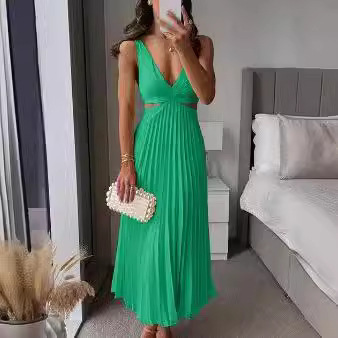 Summer 2025 New Designer Beach Skirt Elegant V-neck Sleeveless Hollow Out Sexy Backless Pleated Skirt