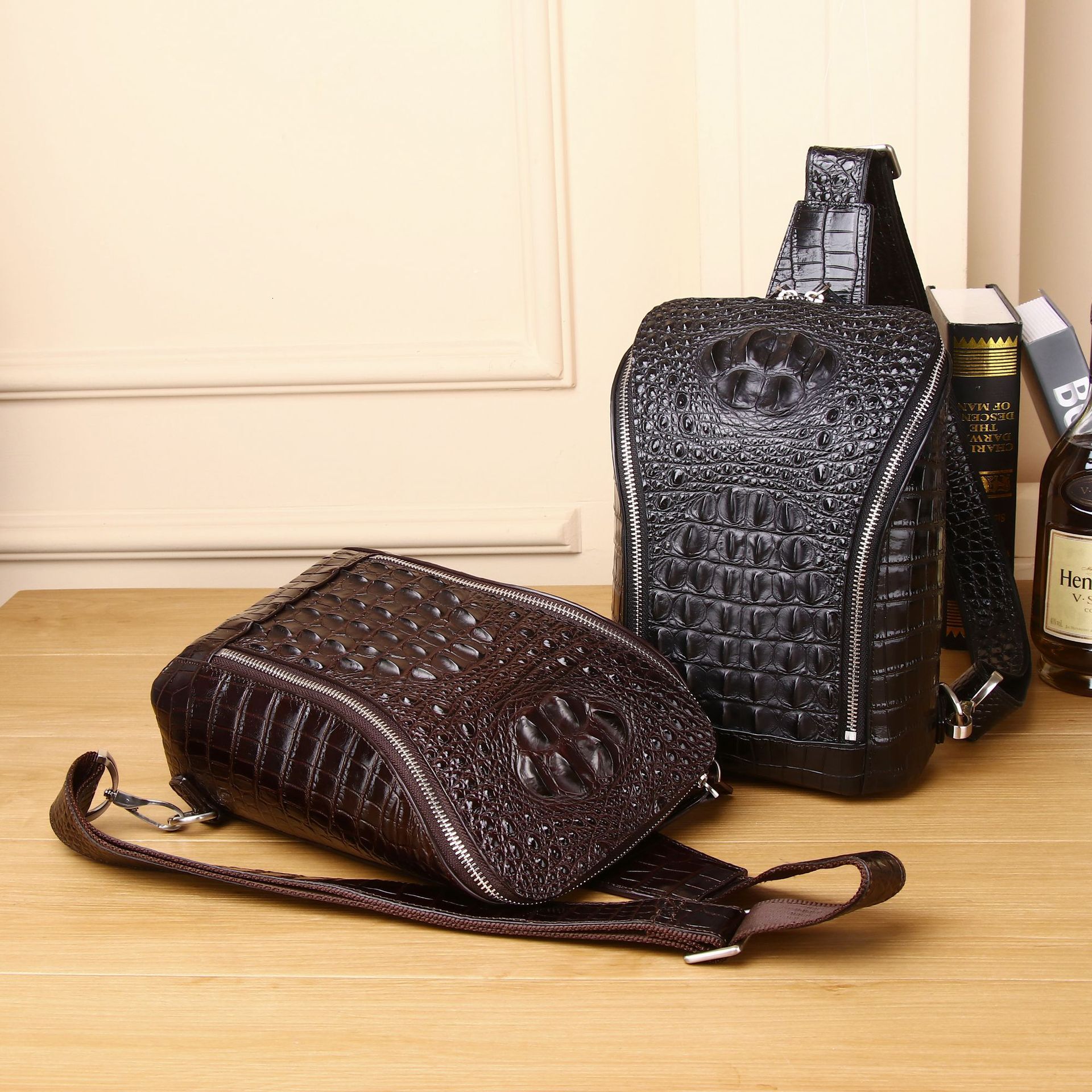Crocodile pattern chest leather cross single shoulder cowhide small bag, diagonal backpack, large capacity casual men's bag trend