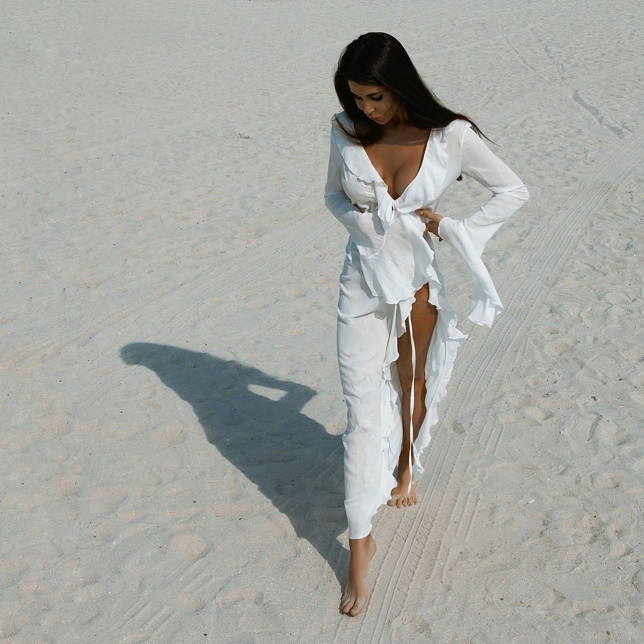 2025 New Designer Long Sleeved Pleated Cardigan Dress Bikini Sunscreen Cover Sexy Women's Beach Skirt