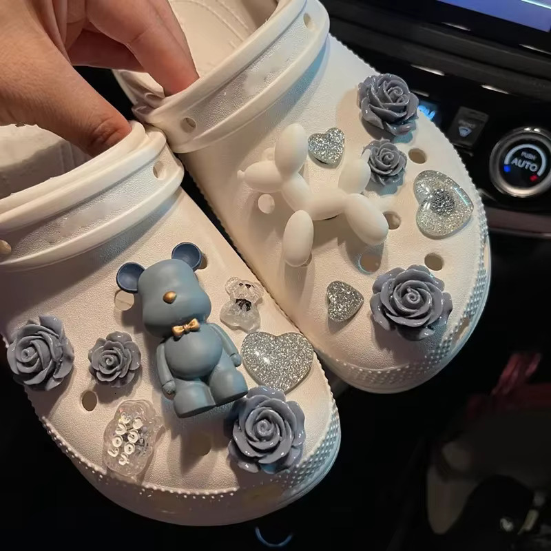 Cute Accesories Rhie Bg Hole Charms Metal Chain Shoe Decorations Diy Buckle Pearl Shoes Wer New 250221