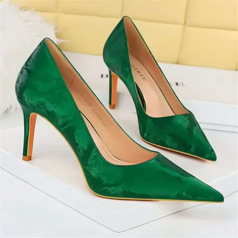 Women Fetish 7.5cm High Vintage Aesthetic Pumps Lady Daily Designer Middle Low Heels Green Light Brown Elegant Party Shoes