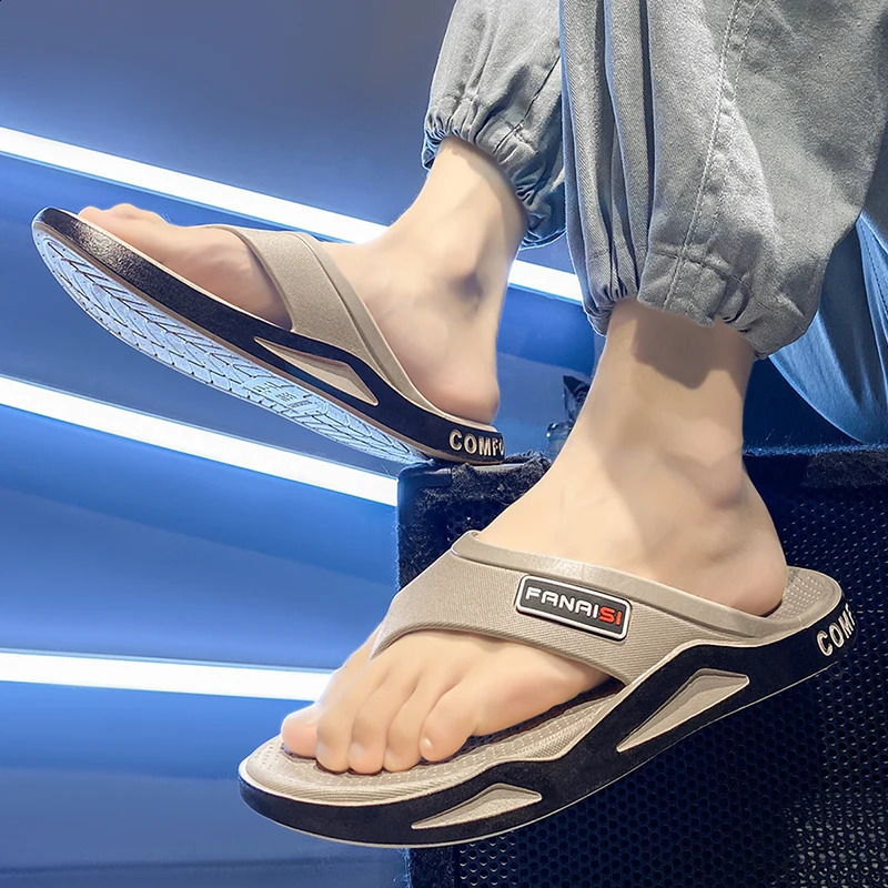 Summer Mens Flipflops Sports Outdoor Fashion trend Comfortable Beach Sandals Men Casual Shoes House Flip Flops Home 250117