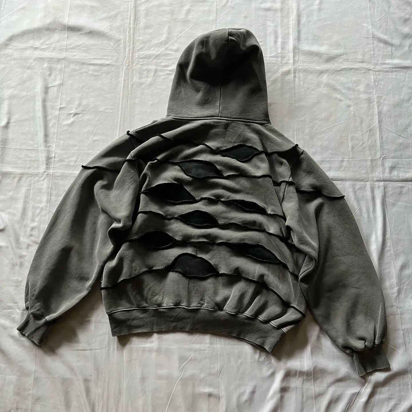 New Y2K Hoodie Hip Hop Gothic Vintage eye shadow Patch Work Grey Loose Pull Mens Fashion Harajuku Street Clothing Casual Top W250117