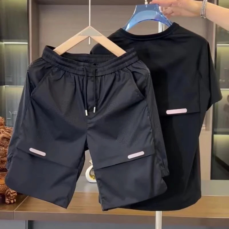 2024 Summer Mens Breathable Perforated Ice Silk Short Sleeve Shorts Set Loose Quick Drying Sports and Leisure Two Piece Set 250109