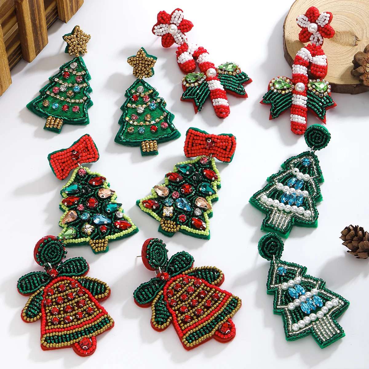Christmas handmade bead rhinestone drip earrings Christmas tree earrings suitable for womens Christmas earrings 250110