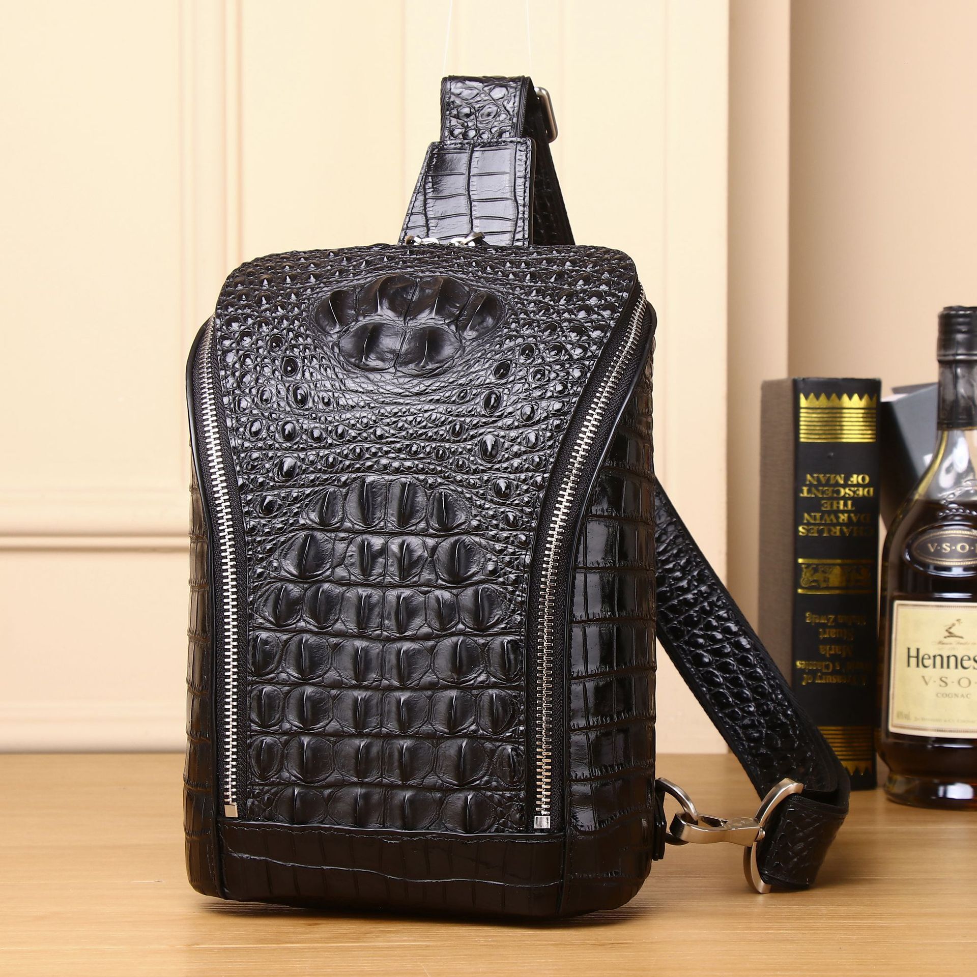Crocodile pattern chest leather cross single shoulder cowhide small bag, diagonal backpack, large capacity casual men's bag trend
