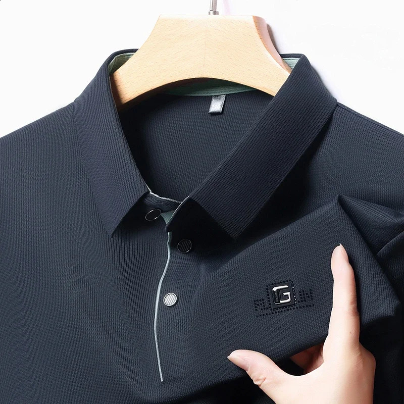 Mens Business Casual Long Sleeved Shirt with Badge Solid Color Polo Fashionable Breathable Comfortable Versatile Top c250113Z