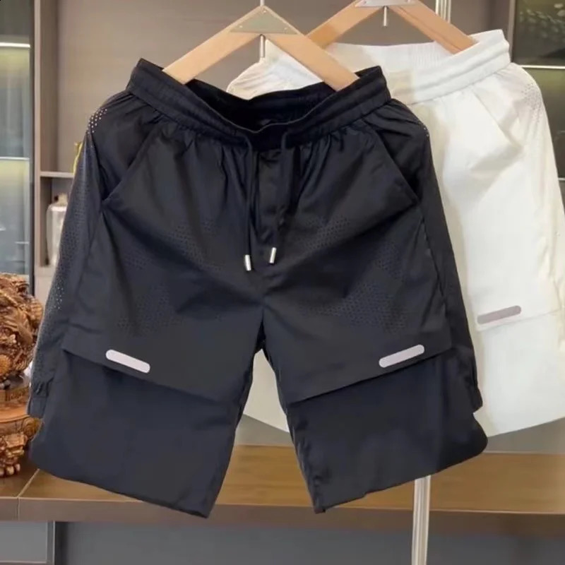 2024 Summer Mens Breathable Perforated Ice Silk Short Sleeve Shorts Set Loose Quick Drying Sports and Leisure Two Piece Set 250109