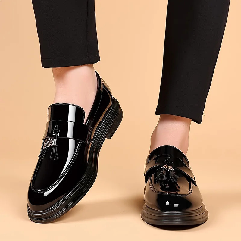Mens Casual Business Leather Shoes Bright Black Wedding Banquet Dress Leather Shoes Large fashion Mens Shoes 38-48 250122