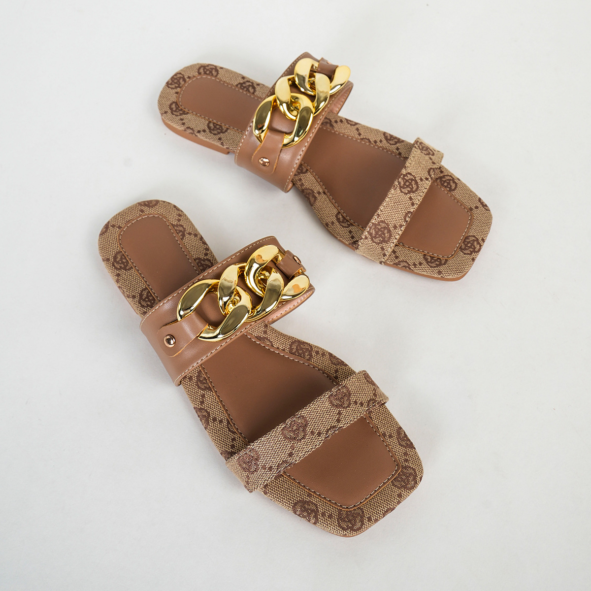 Cross-border foreign trade women's two-frame fashion metal buckle comfortable non-slip square head flat sandals wholesale