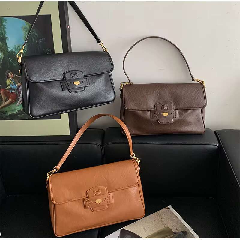 Leather Women's Underarm Designer Large Capacity Saddle Ladies Handbag Gold Coin Buckle Classic Exquisite Bag
