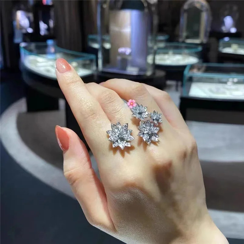 Splendid Statement Clear White CZ Flowers Cluster Open Rings for Dressy Up Jewelry 250121