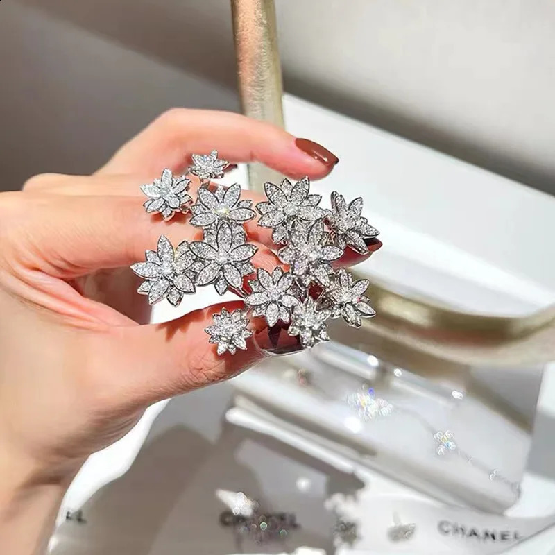 Splendid Statement Clear White CZ Flowers Cluster Open Rings for Dressy Up Jewelry 250121