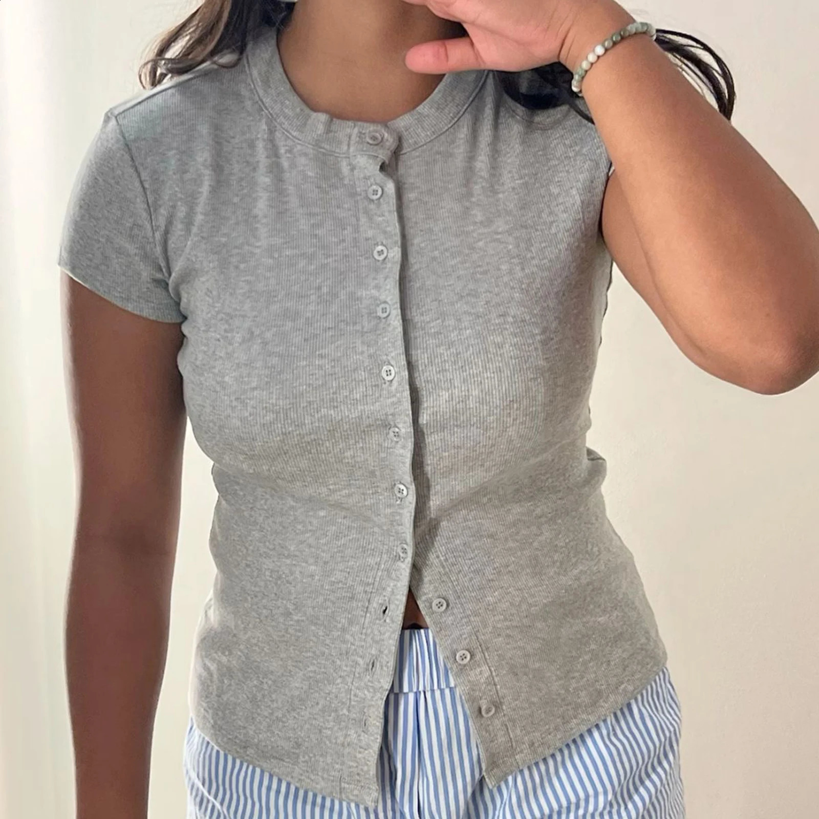 Combhasaki Womens Summer Y2K Basic Slim Fit Crop Tops Short Sleeve Button-down Round Neck Solid Color Chic T-shirt Streetwear 250122