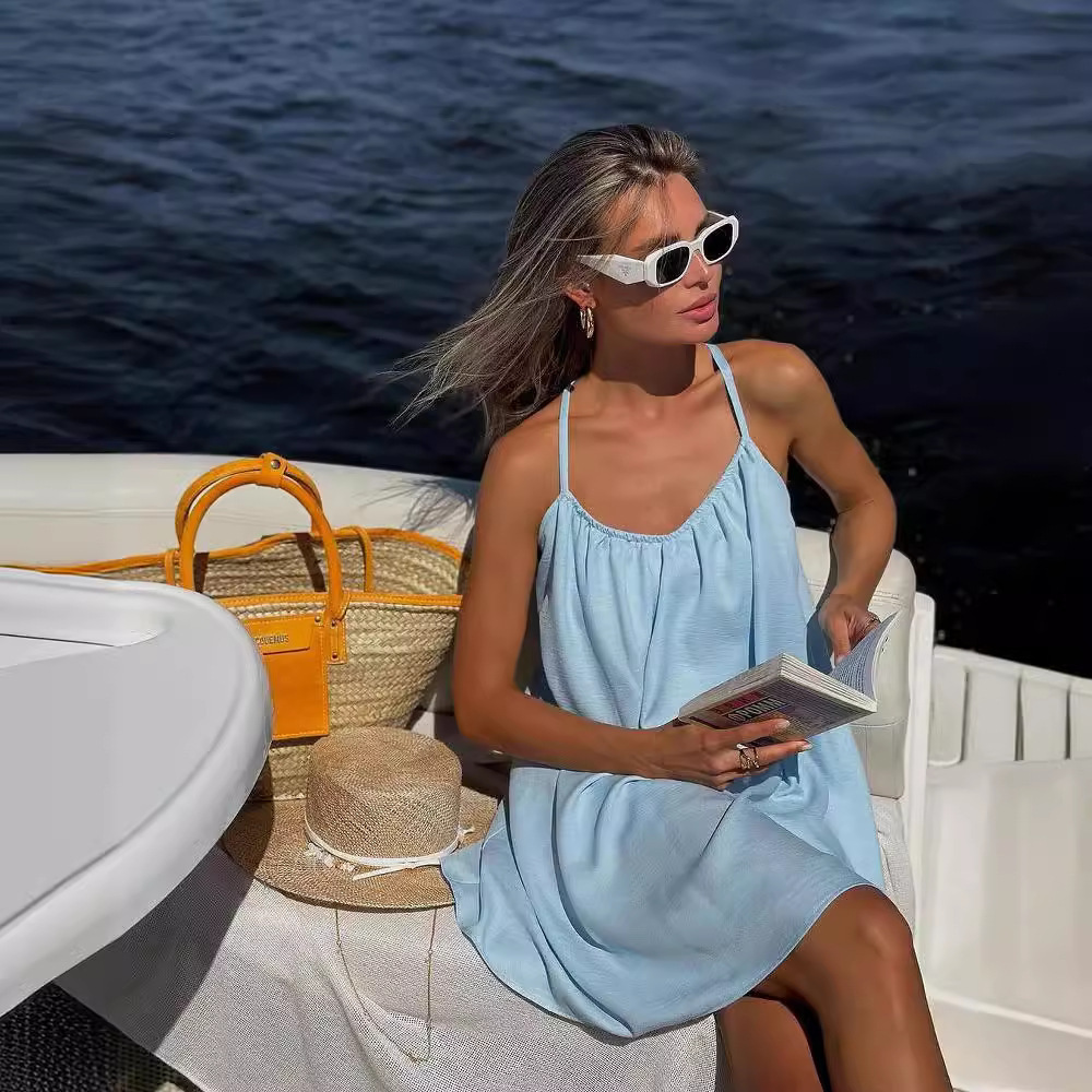 2025 New Beach Skirt Female Designer Women's Beach Leisure Backless Summer Short Strap Skirt