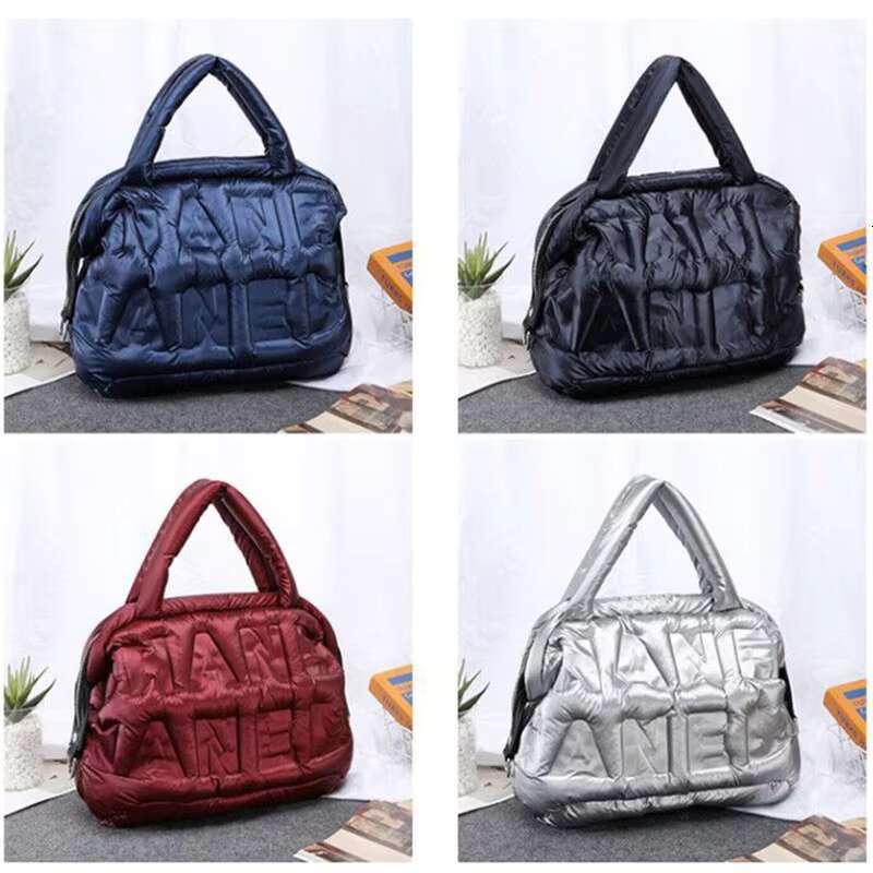 2022 Winter Women Big Space Cotton Designer Handbag Ladies Bags Down Fashion Shoulder Bag Female Tote Sac A Main Femmes