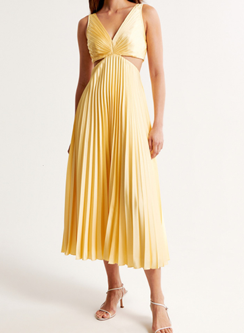 Summer 2025 New Designer Beach Skirt Elegant V-neck Sleeveless Hollow Out Sexy Backless Pleated Skirt