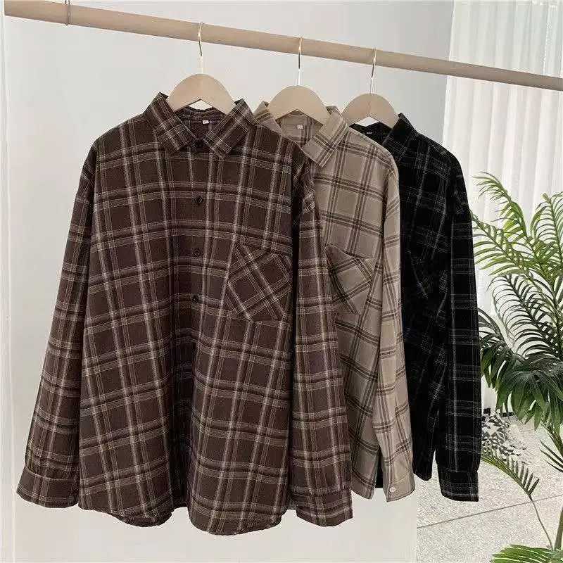 Vintage Women Plaid Shirts Loose Oversize Long Sleeve Button Up Fall Shirt Casual Pocket Female Tops Korean Black Tops M250121