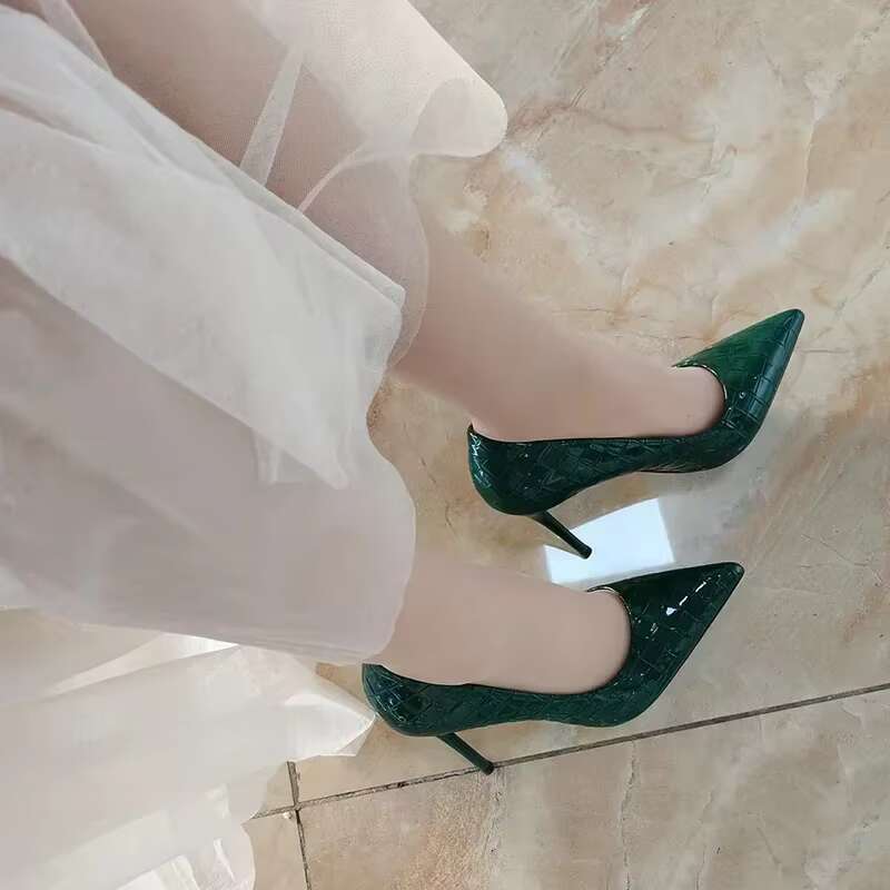 Women Fetish 9.5cm High Heels Scarpins Nightclub Stiletto Pointed Toe Goddess Pumps Valentine Red Green Serpentine Lady Shoes