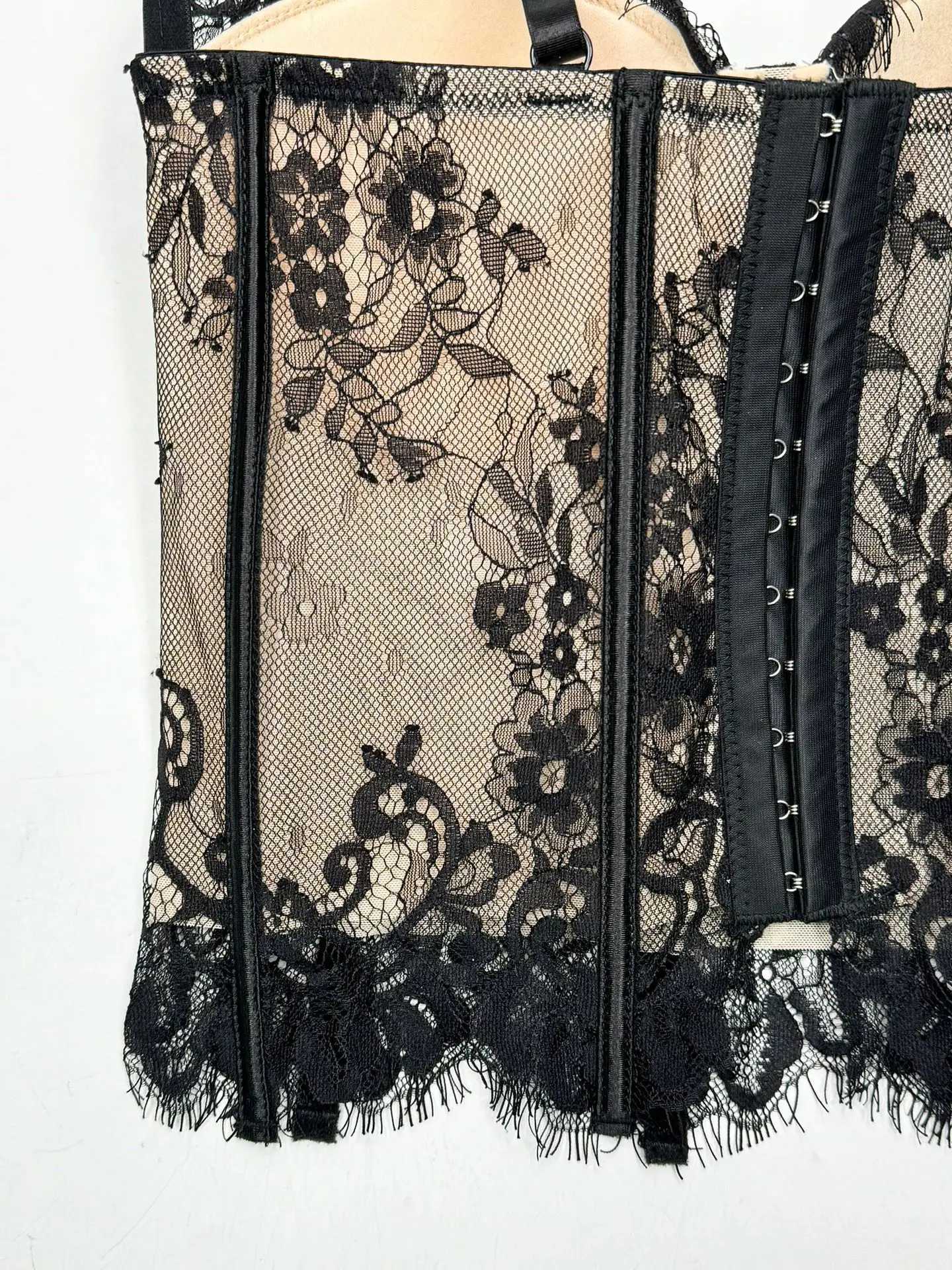Elegant and sexy lace womens tight corset lace womens Bastille girl slim evening dress crop womens club party shaping top W250120