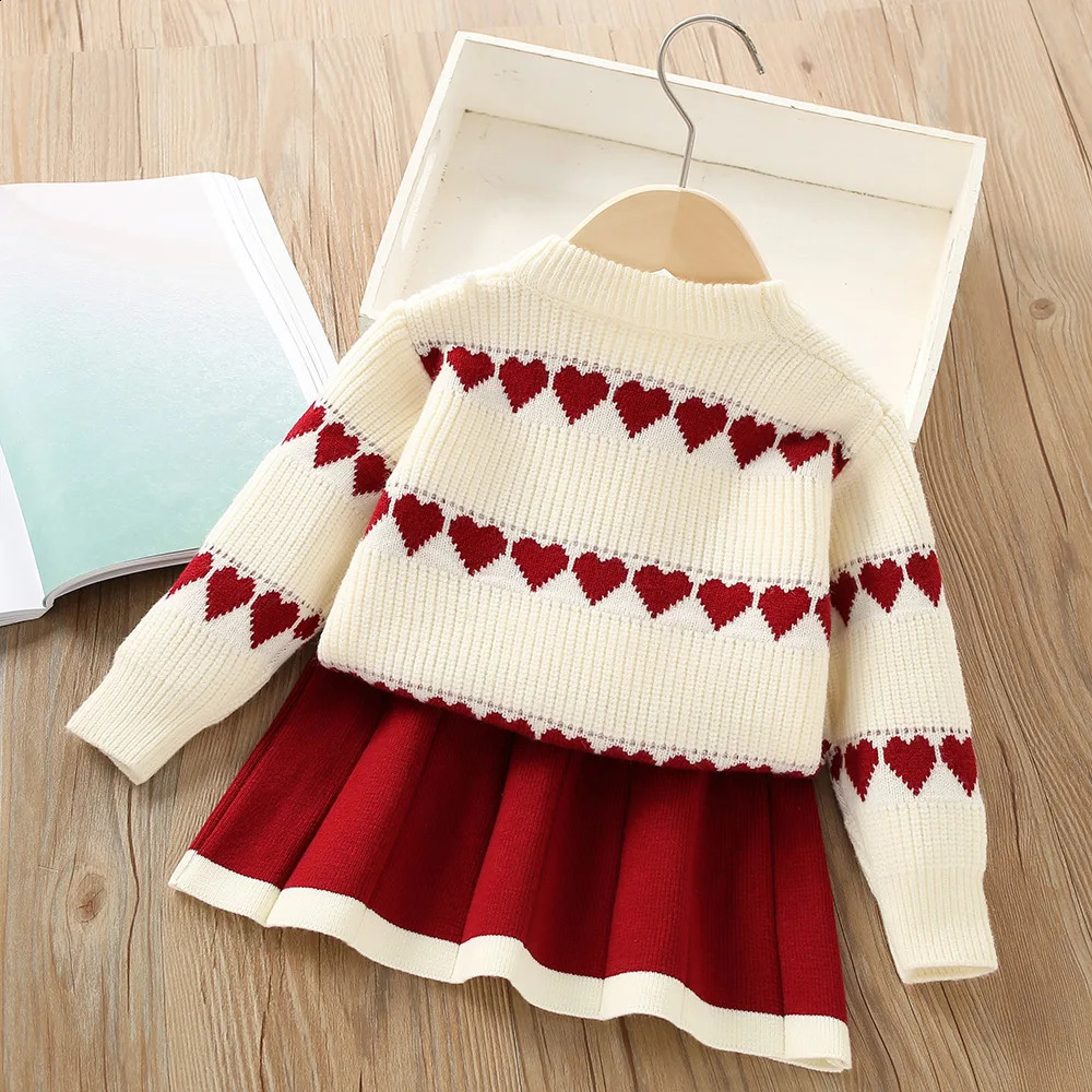 4961 Girls Sweater Suit Winter Baby Knitted Set Longsleeved Love Knitting SweaterSkirt Twopiece 250117