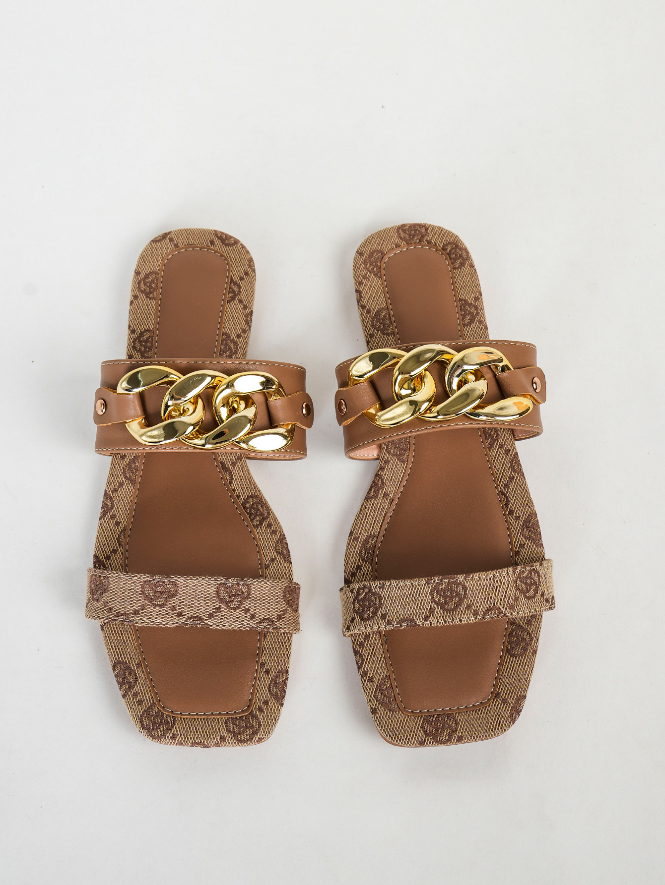 Cross-border foreign trade women's two-frame fashion metal buckle comfortable non-slip square head flat sandals wholesale