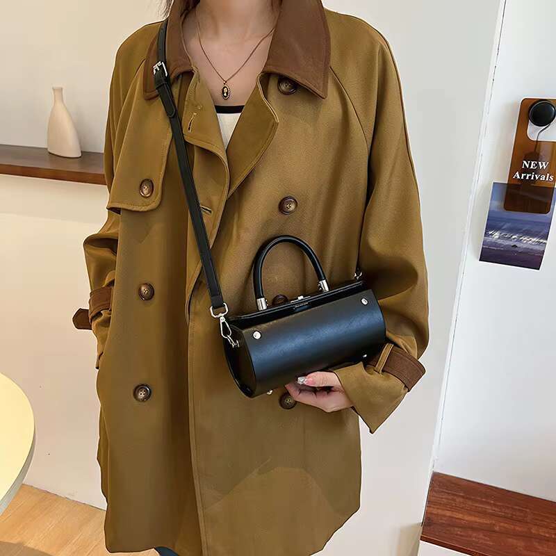Special-Interest Design Women's New Portable Shoulder Messenger Fashion Advanced Texture Western Style Pillow Bag