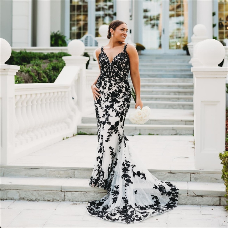 Vintage White With Black Gothic Wedding Dress 2025 Spaghetto Straps Mermaid Civil Boho Bride Dress Country Bohemian Brida Bespoke Vestio De Novia sukn