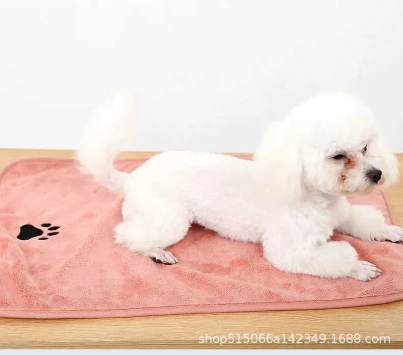 Coral fleece hand-inserted pet towel dog and cat water-absorbing quick-drying bath towel soft bath towel M250118