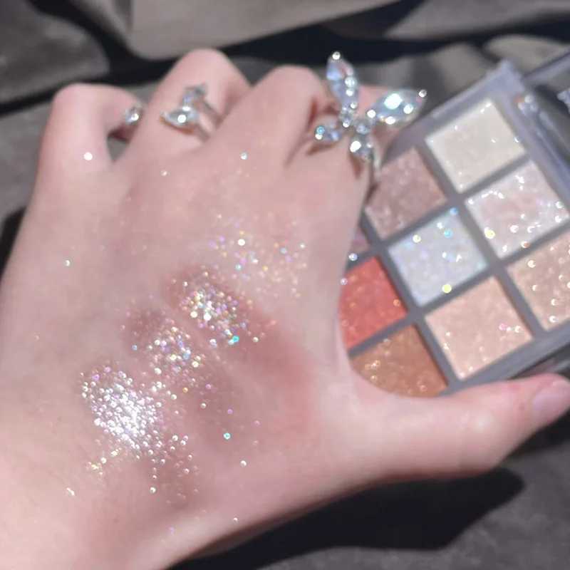 New Arrival New Snowflak Eye Shadow Plate 9colors Winter Explodes Glittering Crystal Enhancing High Gloss Silkworm Ice Snow Drill Eye Shadow Z250121