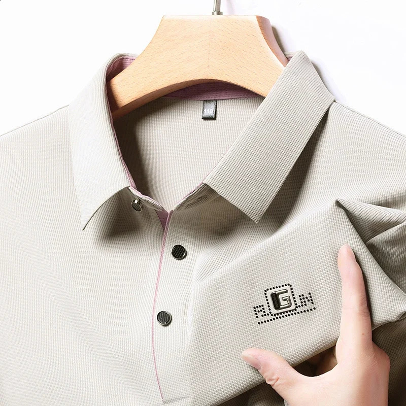 Mens Business Casual Long Sleeved Shirt with Badge Solid Color Polo Fashionable Breathable Comfortable Versatile Top c250113Z