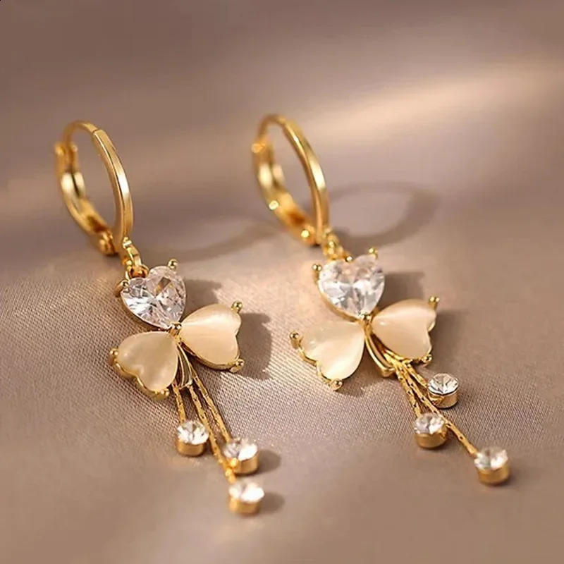 Temperature Clover crystal protein stone flower drop pendant earrings suitable for female charm gold tassel stud bridal jewelry accessories 250110