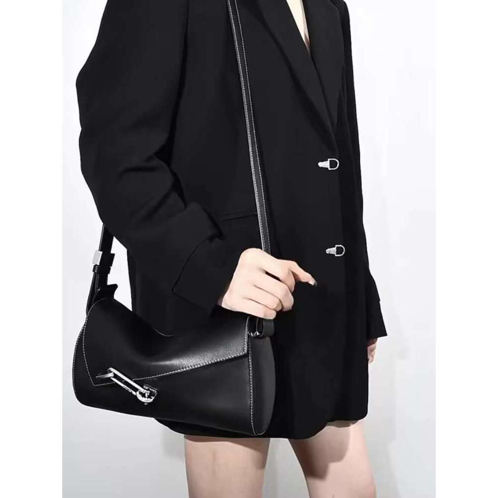 Fashion Medium Soft Box Black High-End Leather Niche Single Shoulder Crossbody Underarm Kite Bag