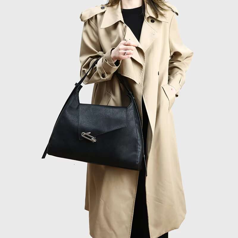 Classic Large Capacity Half Moon Bags For Women Designer Handbags Purses 2025 New In PU Lock Decoration Underarm Shoulder