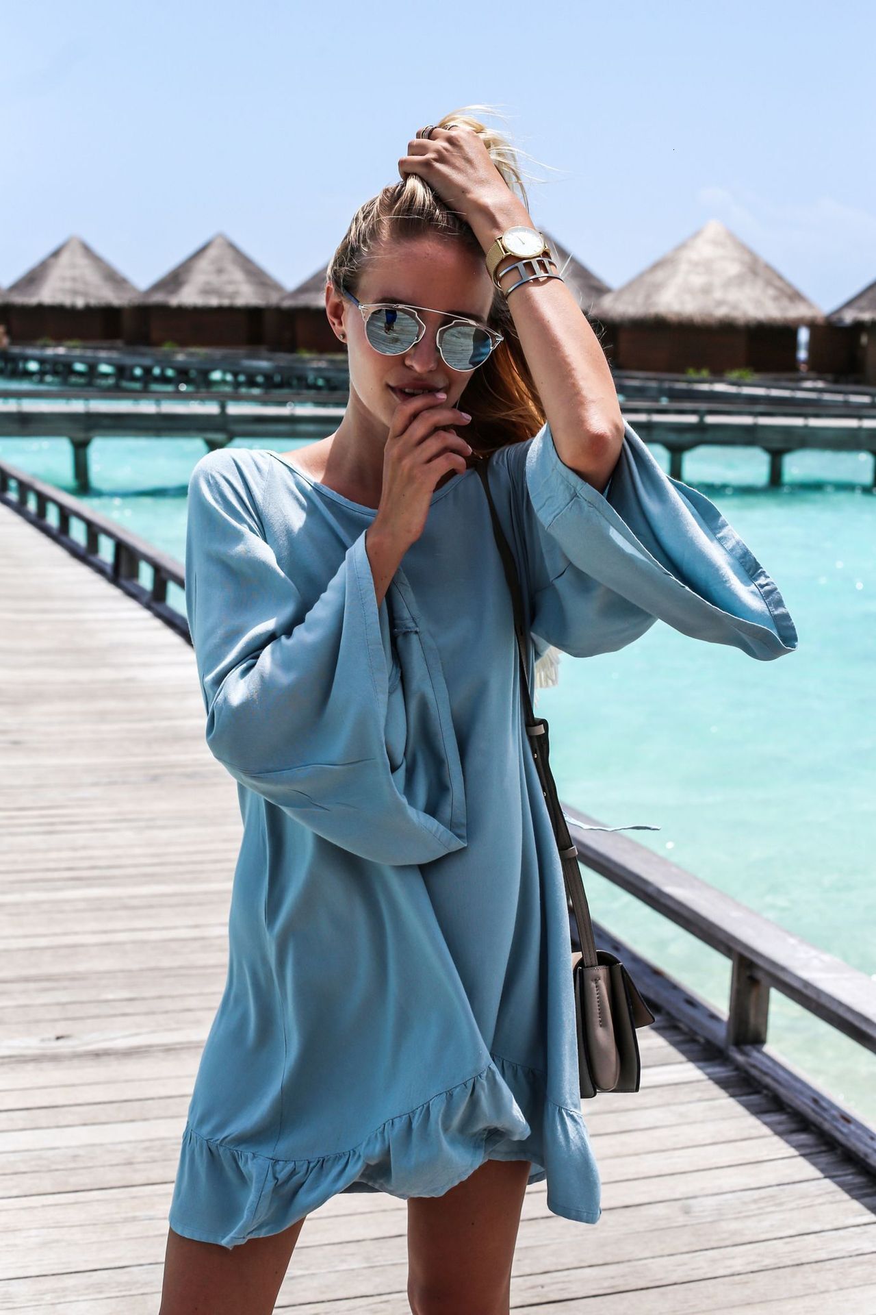 2025 New Designer Sexy Long Sleeved Backless Beach Dress Loose Fit Dress