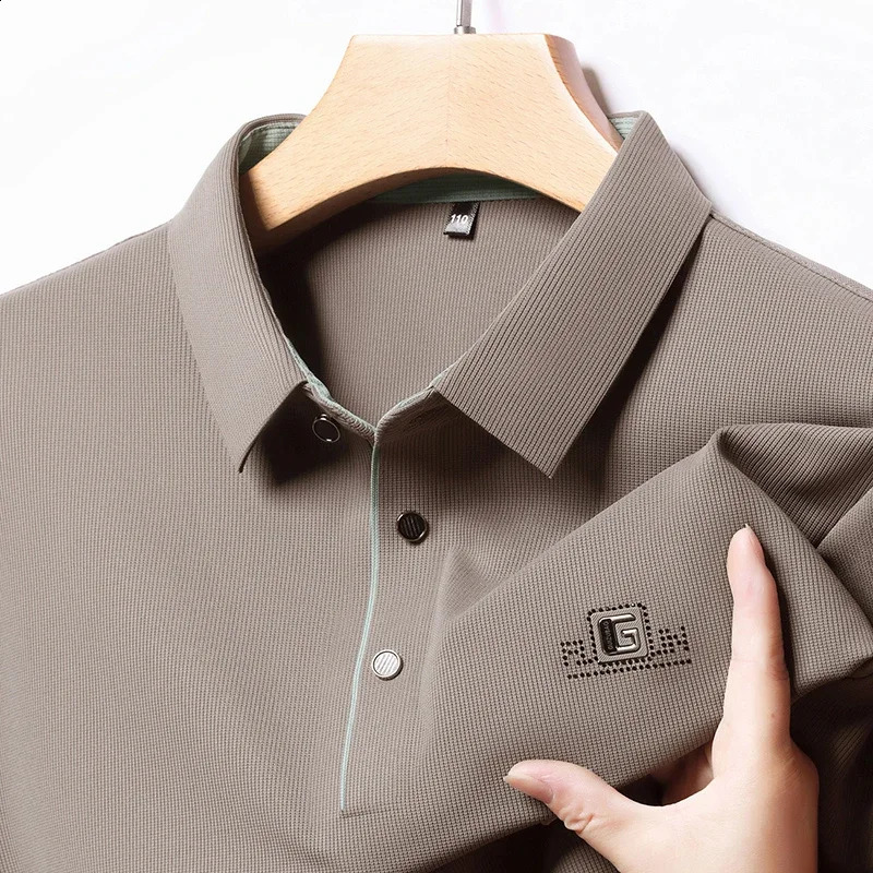 Mens Business Casual Long Sleeved Shirt with Badge Solid Color Polo Fashionable Breathable Comfortable Versatile Top c250113Z