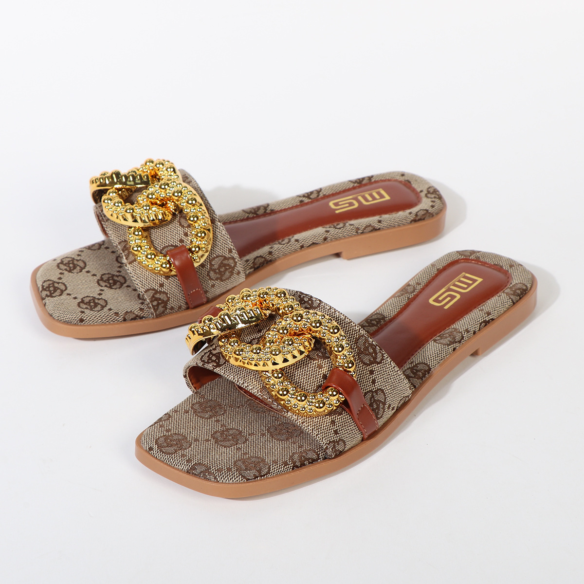 Foreign trade large size chain flat slippers female 2025 spring and summer new European and American fashion casual slippers wholesale