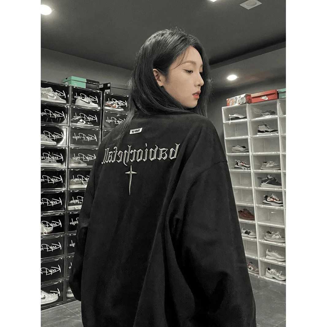 2024 Y2K New Suede Embroidered Round Neck Sweater for Mens Clown in Spring and Autumn Attracting Gothic American Fashion Couple Coat W250117