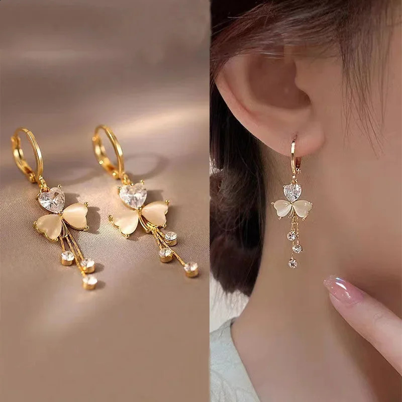 Temperature Clover crystal protein stone flower drop pendant earrings suitable for female charm gold tassel stud bridal jewelry accessories 250110