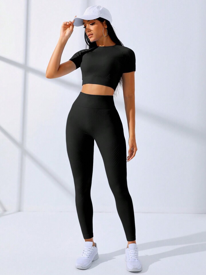 High quality fashionable thread seamless casual yoga set for Western women short sleeved peach hip pants fitness suit training and sports set