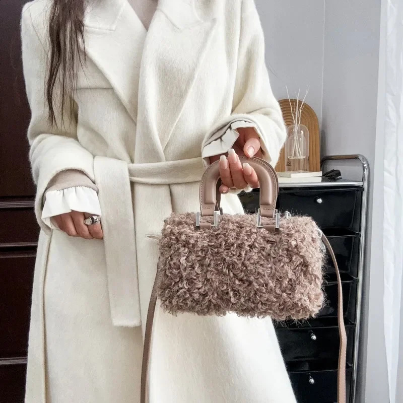 Winter Vintage Artificial Lamb Wool Boston Handbag Womens Soft Fluffy Small Single Shoulder Bag Plush Crossbody Faux Fur 250122