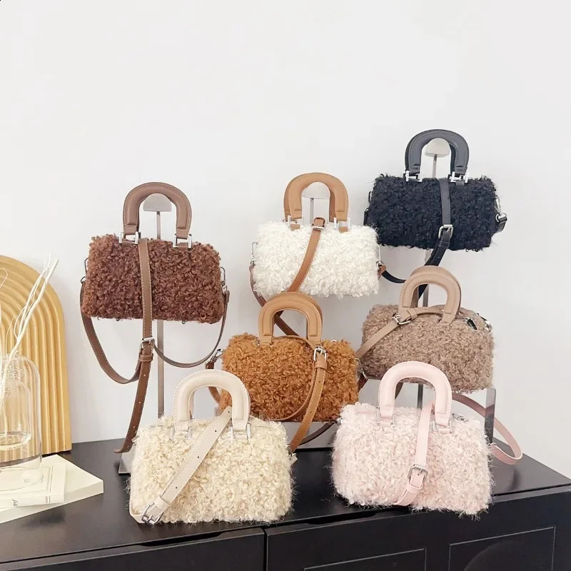 Winter Vintage Artificial Lamb Wool Boston Handbag Womens Soft Fluffy Small Single Shoulder Bag Plush Crossbody Faux Fur 250122