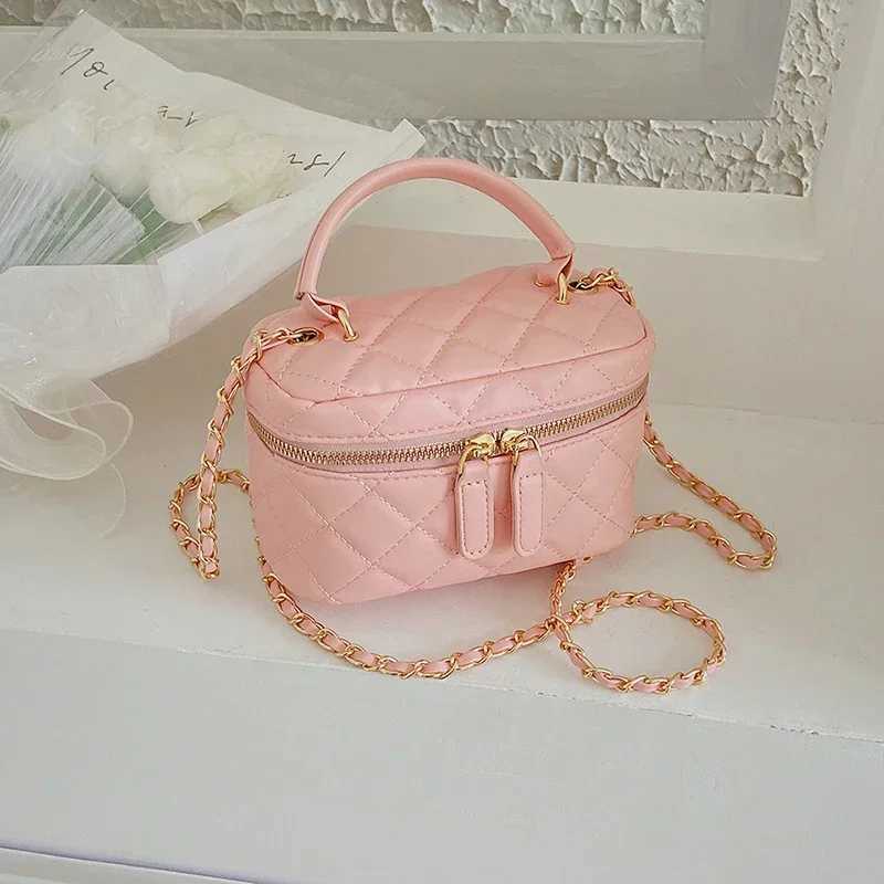 Fi Solid Color PU Shoder Bag with Flap Pocket 2024 New High Quality Internal Cpartment Wens Handbag Z250205