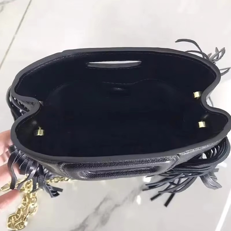 2024 New Women' Stylish Shoulder High Quality Black Sheepskin Crossbody Design Ladies Vintage Leather Bag
