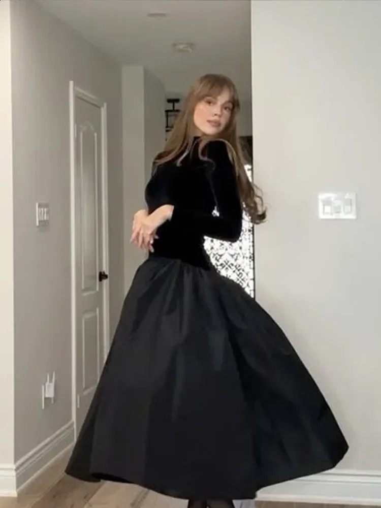 Elegant Women Black Velvet Long Sleeve Pleated Hem Robes Fashion Half High Collar Slim Fit Maxi Dress 2025 Lady Chic Party Gowns 250122