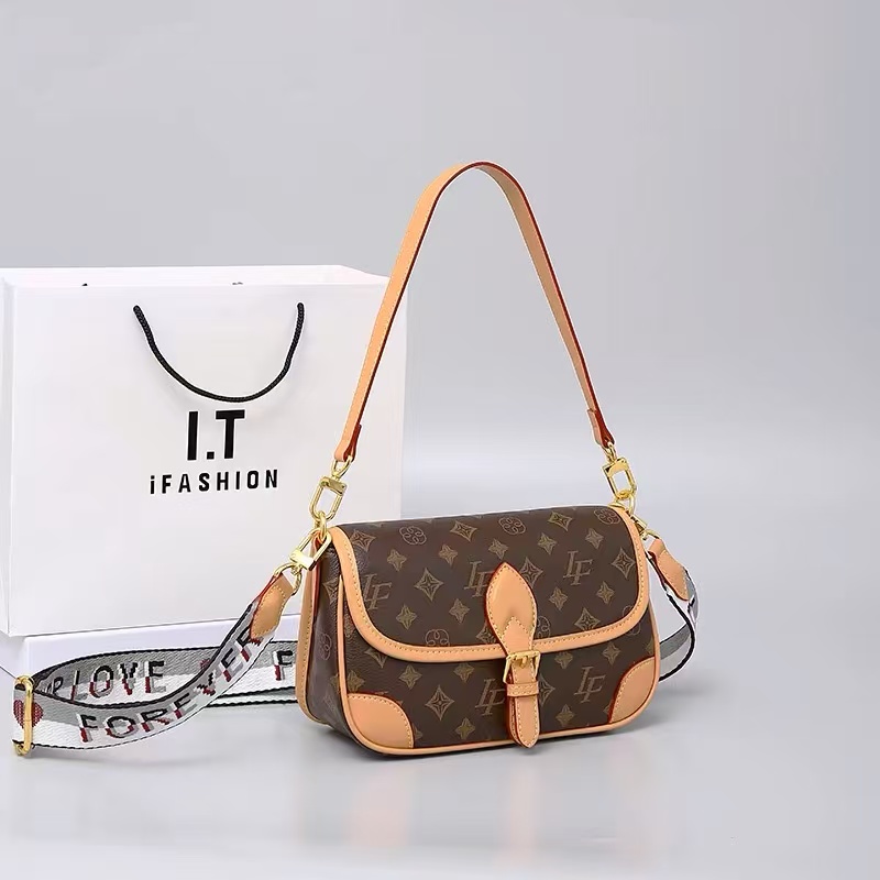 Top LOOP Wallet On Ivy Brown Shoulder Designer Womens Mens Clutch Boulogne Underarm Half Moon Diane Bag Cross Body Leather Chain Tote Purses Hand Bags