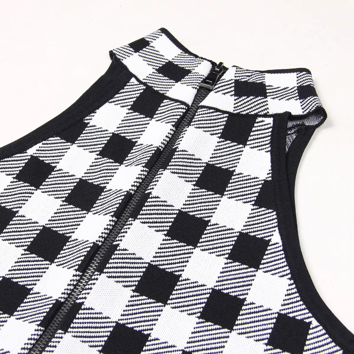 Three Colors Of High-Quality And Fashionable New Knitted Plaid Button Back Zipper Sleeveless Slim Fit Sexy Women's Tank Top