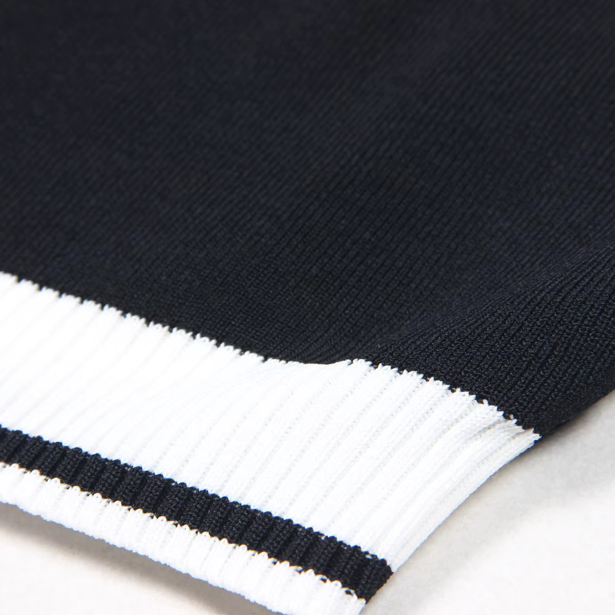 SML High Quality In Stock Summer 2025 New Sleeveless Short Knitted Lady Versatile Vest Halterneck Camisole Women's Top