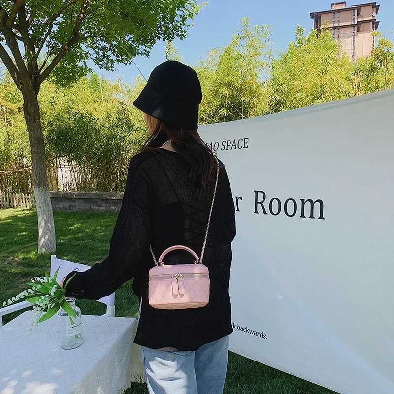 Fi Solid Color PU Shoder Bag with Flap Pocket 2024 New High Quality Internal Cpartment Wens Handbag Z250205